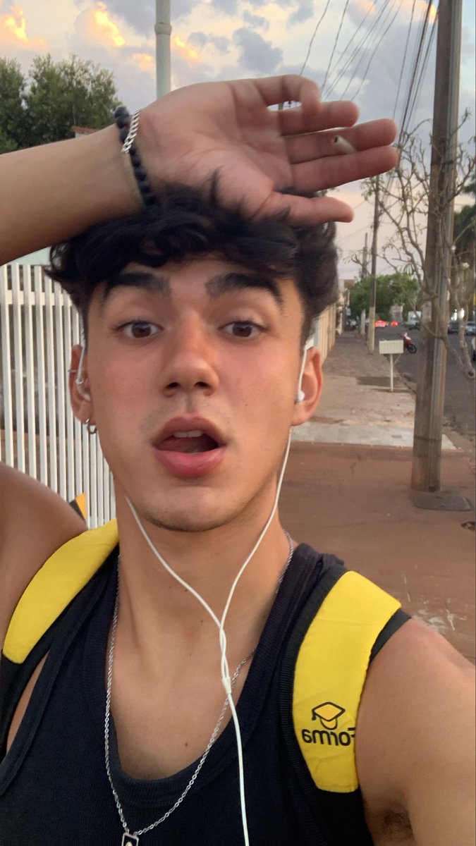 gabszuca's tweet image. to pedindo 🥺