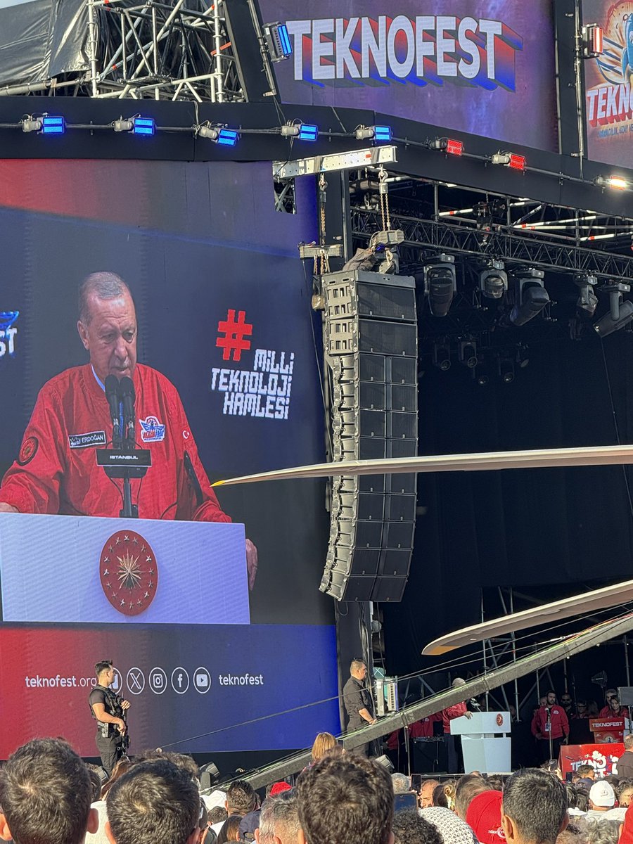 📍🇹🇷 Teknofest 2025

Bu gurur hepimizin!

Cumhurbaşkanımız Recep Tayyip Erdoğan’ın vizyonu ve liderliği, Türkiye’nin teknolojideki büyük atılımının en güçlü ilham kaynağıdır.

Ülkemizin geleceğine yön veren bu başarı yolculuğuna tanıklık etmekten onur duyuyoruz.
