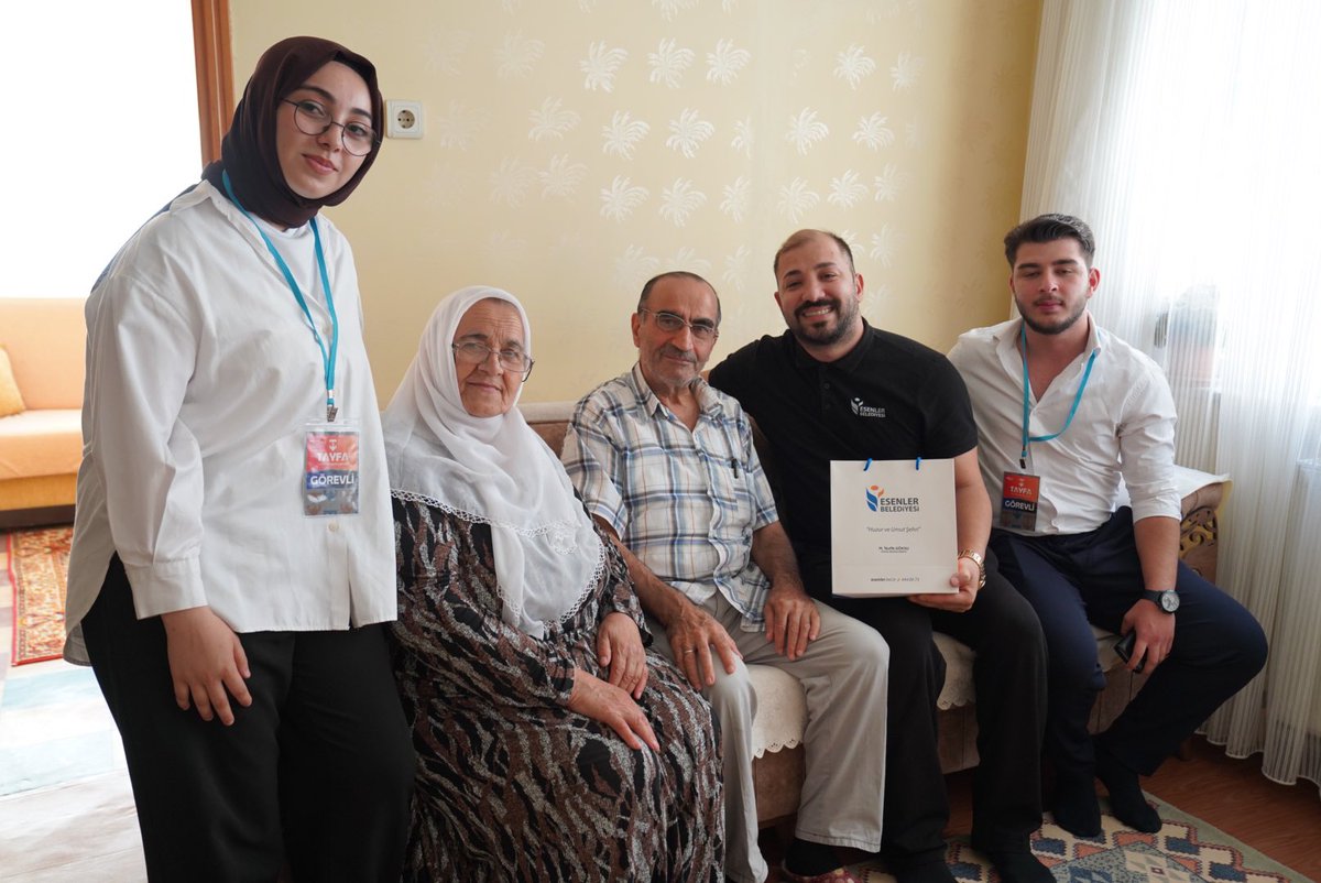 Gaziler Günü vesilesiyle kahraman gazilerimizi ziyaret ettik, ellerini öpüp dualarını aldık. 

Vatan için fedakârlık yapan tüm gazilerimize minnettarız. 🇹🇷