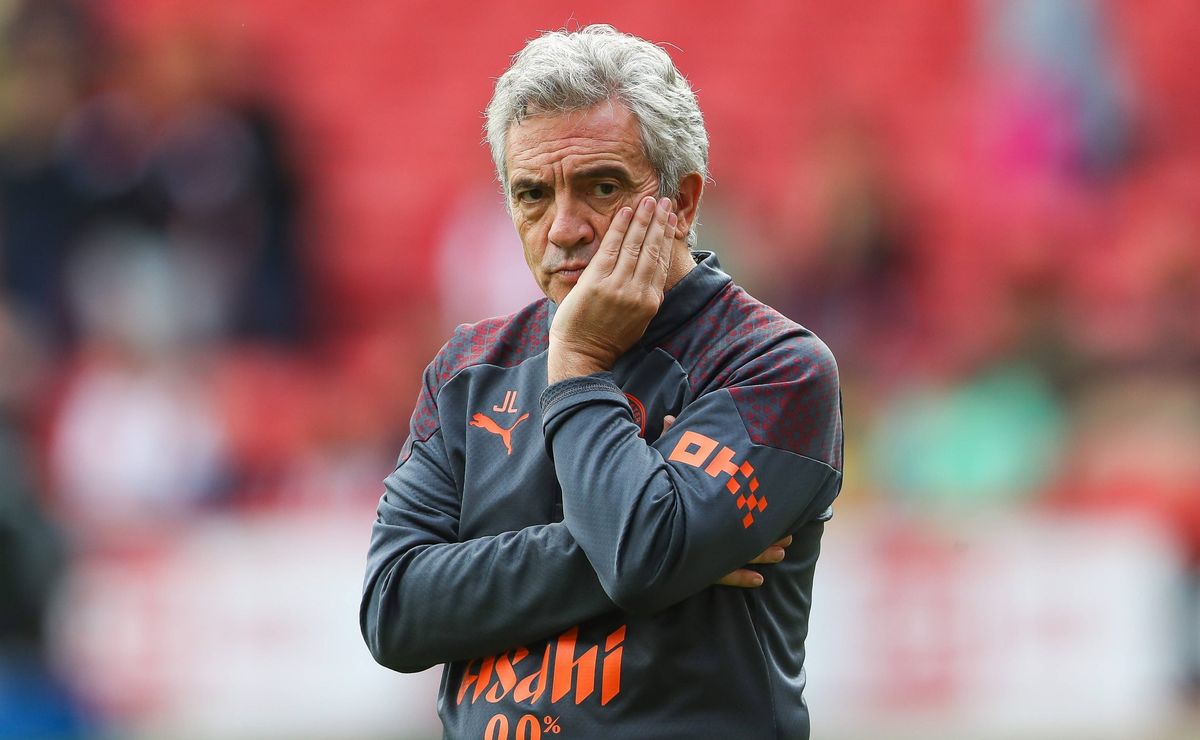 "Somos observadores sin mayor cualificación que nuestra autocalificación de expertos en una disciplina en la que ni los protagonistas pueden explicar sus acciones". Juanma Lillo.