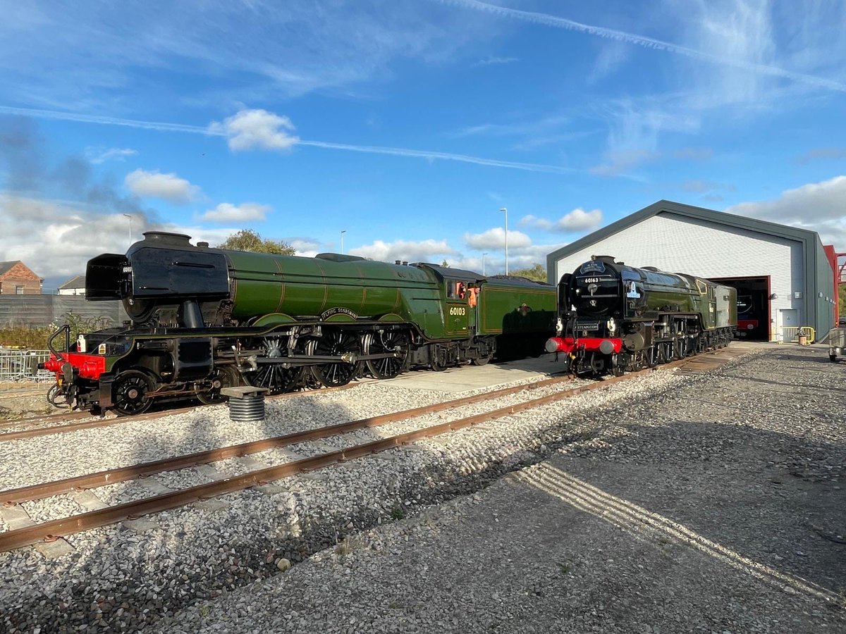 60163_Tornado's tweet photo. Possibly the two most famous locomotives in the world, Flying Scotsman stands alongside Tornado outside Darlington Locomotive Works. What a sight to see ahead of the opening weekend of the Titans of Steam Gala! https://t.co/AlokD77wgg