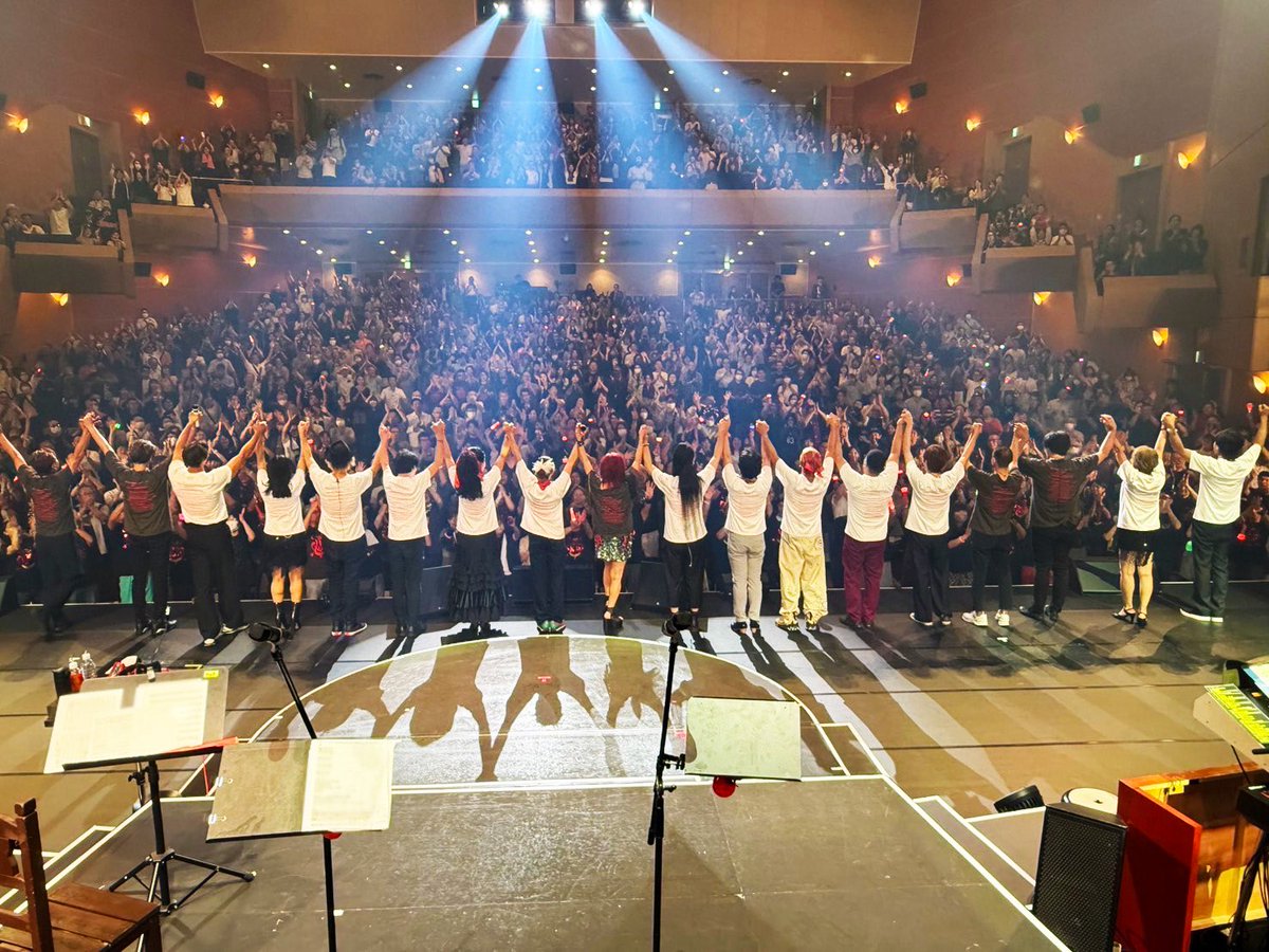 55REDツアー5本目💃
ありがとうございました！

ポールダンサーMOMOさん🧚
初日で千秋楽でした👏
そして當間ローズさんが遊びに来てくれました🌹

次回は9月23日
Niterra日本特殊陶業市民会館
フォレストホールでお待ちしてます🕺

#大黒摩季 #55red