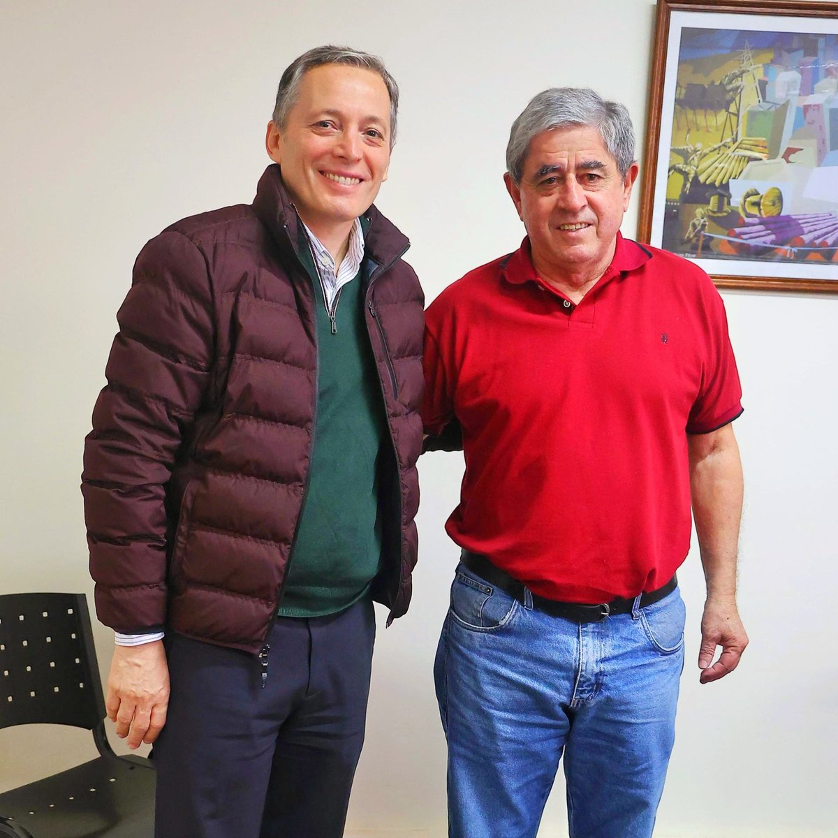fernandogray's tweet photo. Estoy en Necochea, donde me reuní con autoridades de la Usina Popular Cooperativa “Sebastián de María”, una institución histórica que brinda cientos de puestos de trabajo y un servicio esencial a la comunidad. 

Con César Arrieta, María del Carmen Gualtieri, Cristian Rúa y Alejandro Issin hablamos de los desafíos que atraviesa el sector eléctrico y coincidimos en que estas instituciones son clave para el crecimiento y el bienestar de nuestras comunidades.