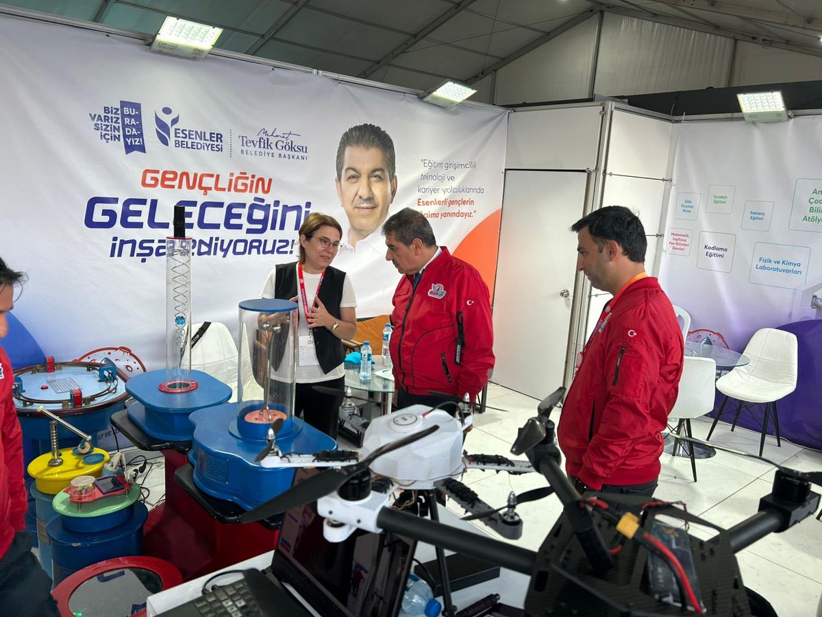 tevfikgoksu's tweet photo. Esenler’in geleceği, bizim çocuklar... İşte #TEKNOFEST kuşağı. 🚀🇹🇷 https://t.co/1e8mRXa9JL