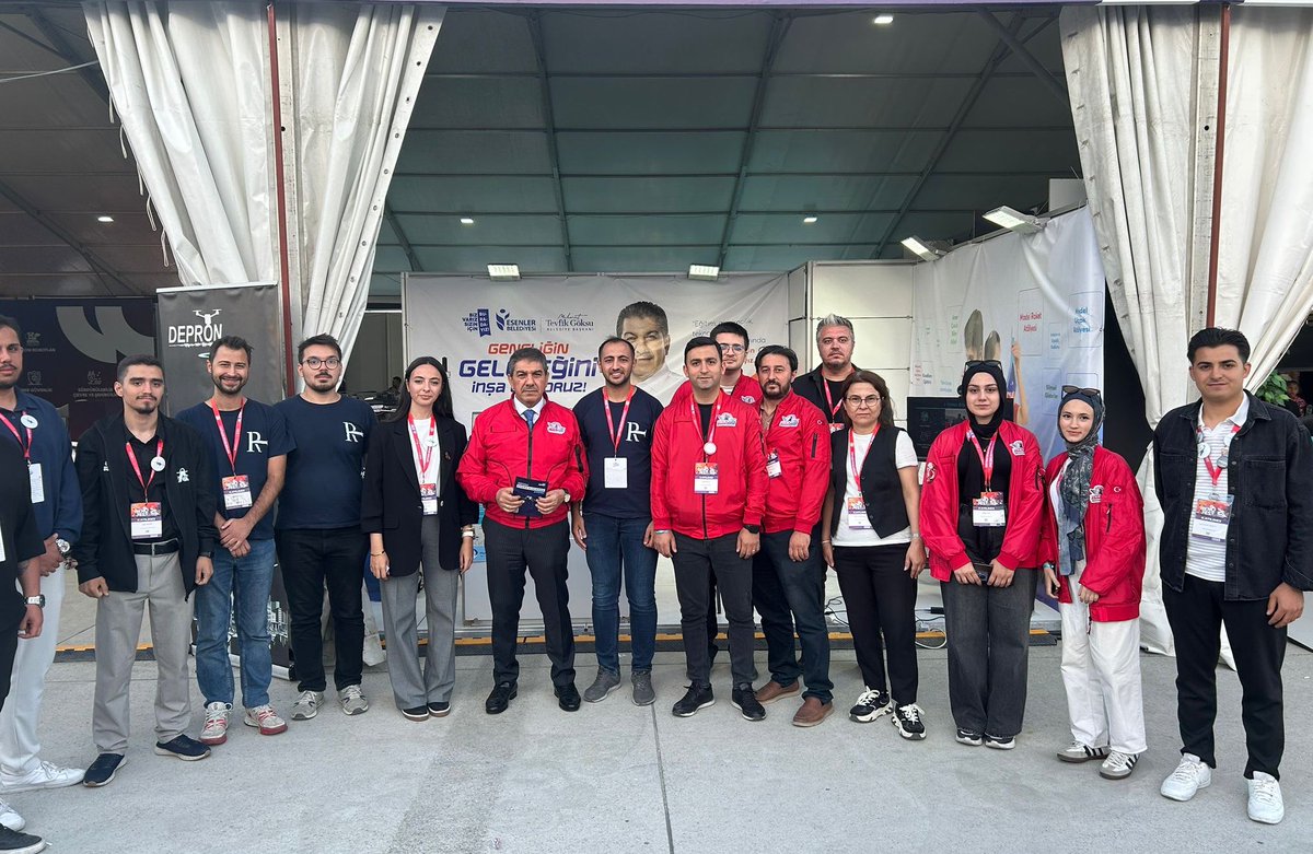 Esenler’in geleceği, bizim çocuklar... İşte #TEKNOFEST kuşağı. 🚀🇹🇷