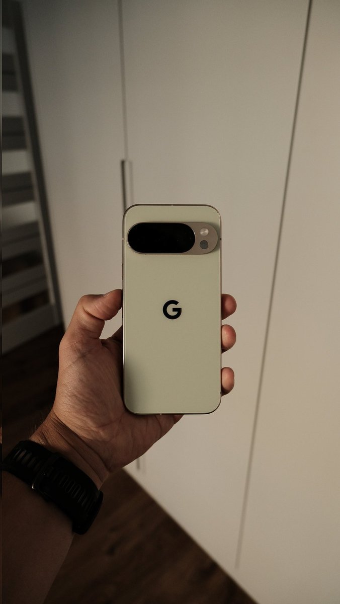 Porzuc_'s tweet image. #GooglePixel10Pro
#googlePixel #iphone #Samsung
Od trzech tygodni używam Google Pixel 10 Pro jako swojego głównego telefonu i mogę śmiało powiedzieć: to kompletny smartfon. Ma wszystko, czego potrzebuję, a przy tym dostarcza wrażeń, których brakowało mi w innych flagowcach.…