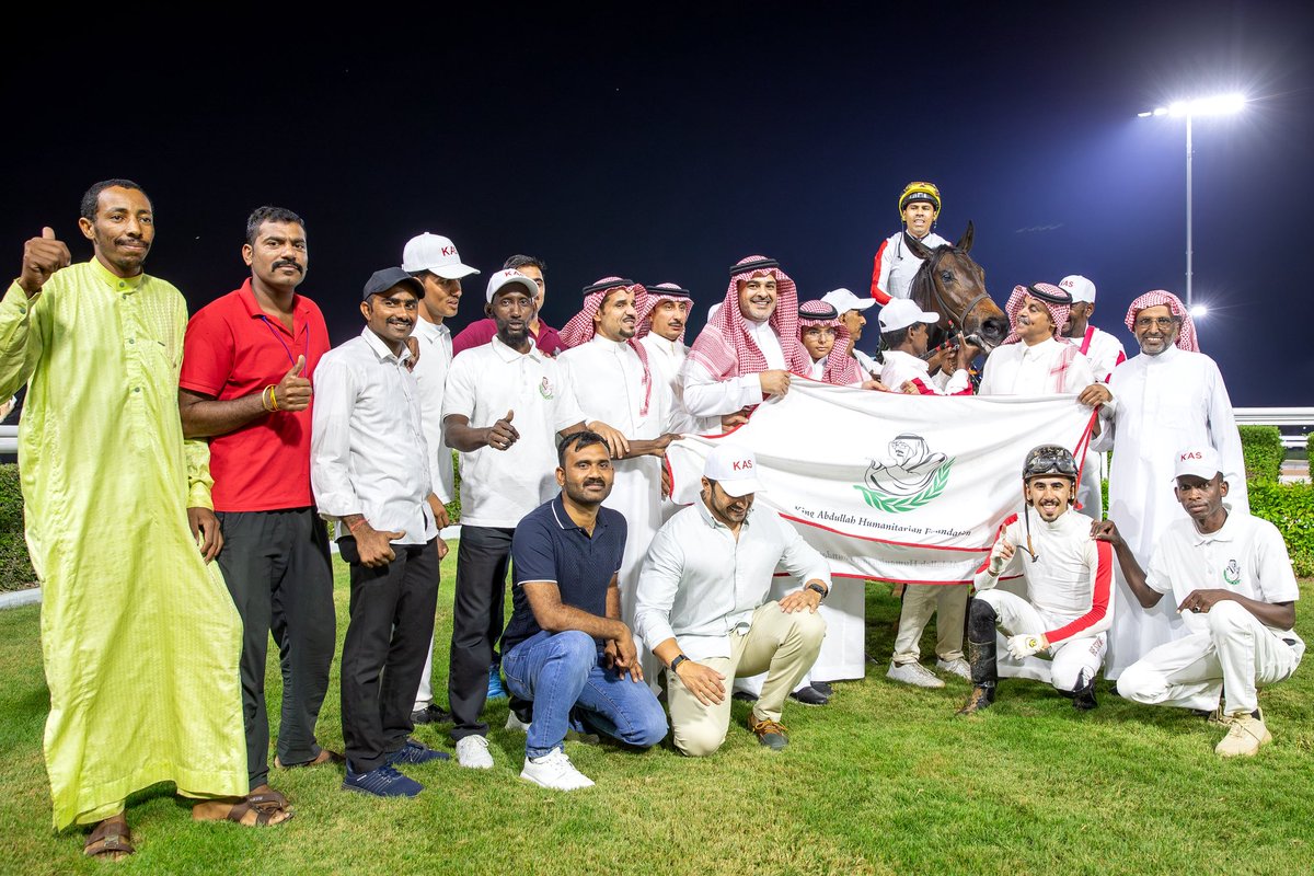 نتيجة الشوط الـ 7 الحفل ( 17 ) 
بـ رعاية " البنك الأهلي السعودي " 
<a href="/snbalahli/">البنك الأهلي السعودي</a> 

◻️الفائز : نوافع
◻️المالك : ابناء الملك عبدالله بن عبدالعزيز 
◻️المدرب : بدر سعود رزيق
◻️الخيال : كاميلو اوسبينا
◻️المسافة : 1600م

#نادي_سباقات_الخيل🐎
#موسم_سباقات_الطائف