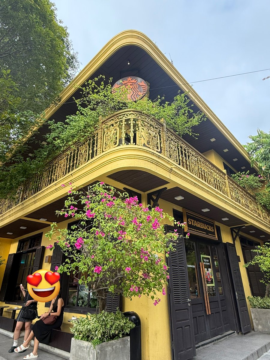 世界遺産✨
昔の貿易港らし🚤
ブーゲンビリアもお店のランタンもたくさんで素敵🫶