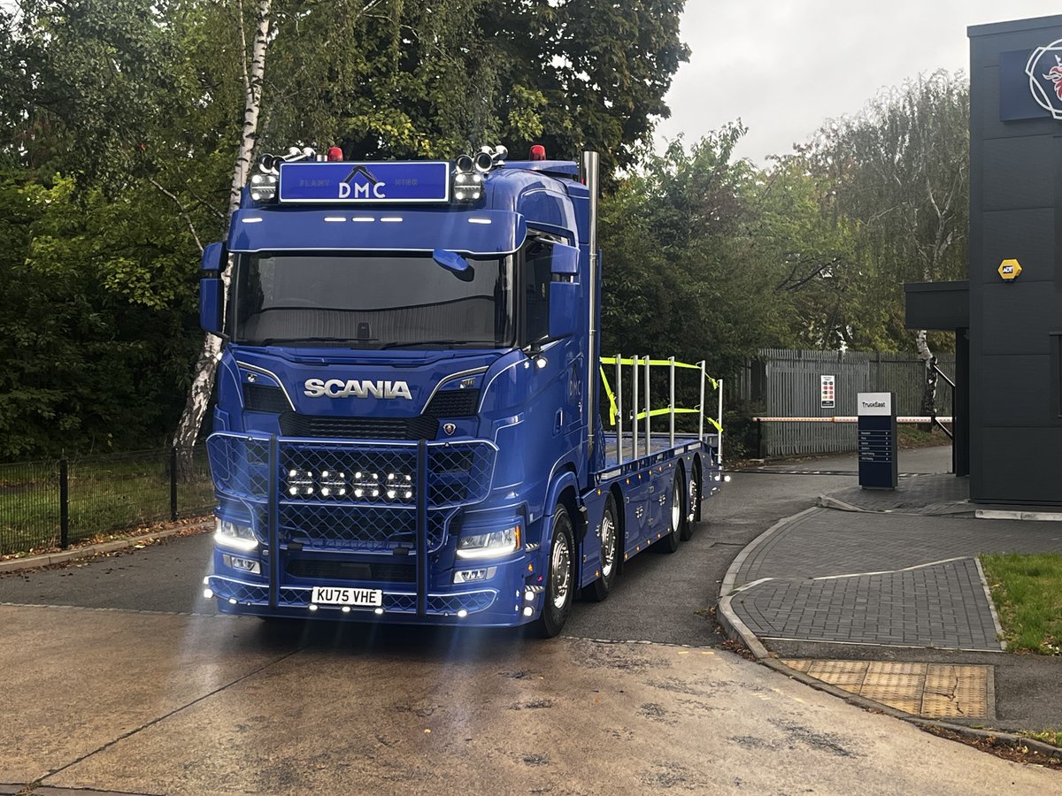 TruckEast's tweet photo. What better way to end the week than with a delivery of your incredible brand new Scania 660S! 🚚✨

A huge congratulations to DMC on your beautiful new Scania❤️

#TruckEast #Scania #ScaniaUK #HGV #ScaniaV8 #ScaniaPower #trucking #trucks https://t.co/opbJB2KBFX