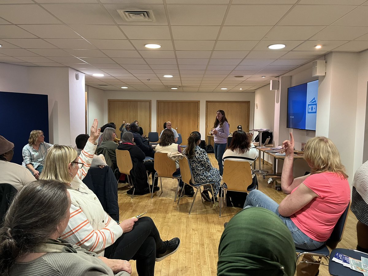 Pics from training session in #Leeds with presentations and group discussion on:

Food Resilience Tool Kit
Healthy Holidays 
Free School meals 
Healthy Start vouchers 
Debt / Money Advice services Housing
Housing / Homelessness
Protecting people from Loan Sharks <a href="/Feeding_Britain/">Feeding Britain</a>