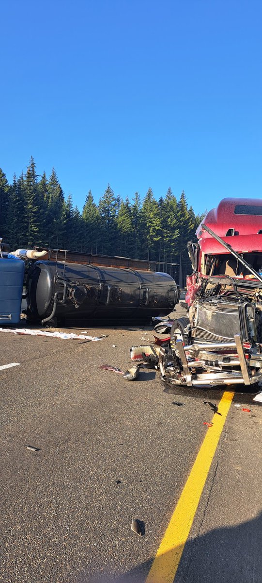 SnoqualmiePass's tweet photo. Eastbound I-90 is blocked (mp 66) near Easton due to a crash involving two semi trucks. We are working on getting more information about the closure points and estimated duration. https://t.co/tE3yqFAcOu