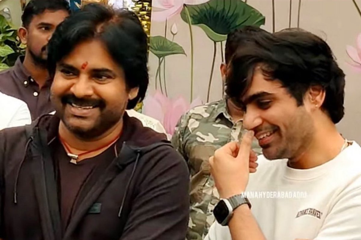 DVVMovies's tweet image. The FANBOY @SujeethSign’s Lyrics/dialogues.

Delivered in the Powerful voice of @PawanKalyan.

Firing like blazing guns 💥💥🤙🏻🤙🏻
#OG #TheyCallHimOG #WashiYoWashi