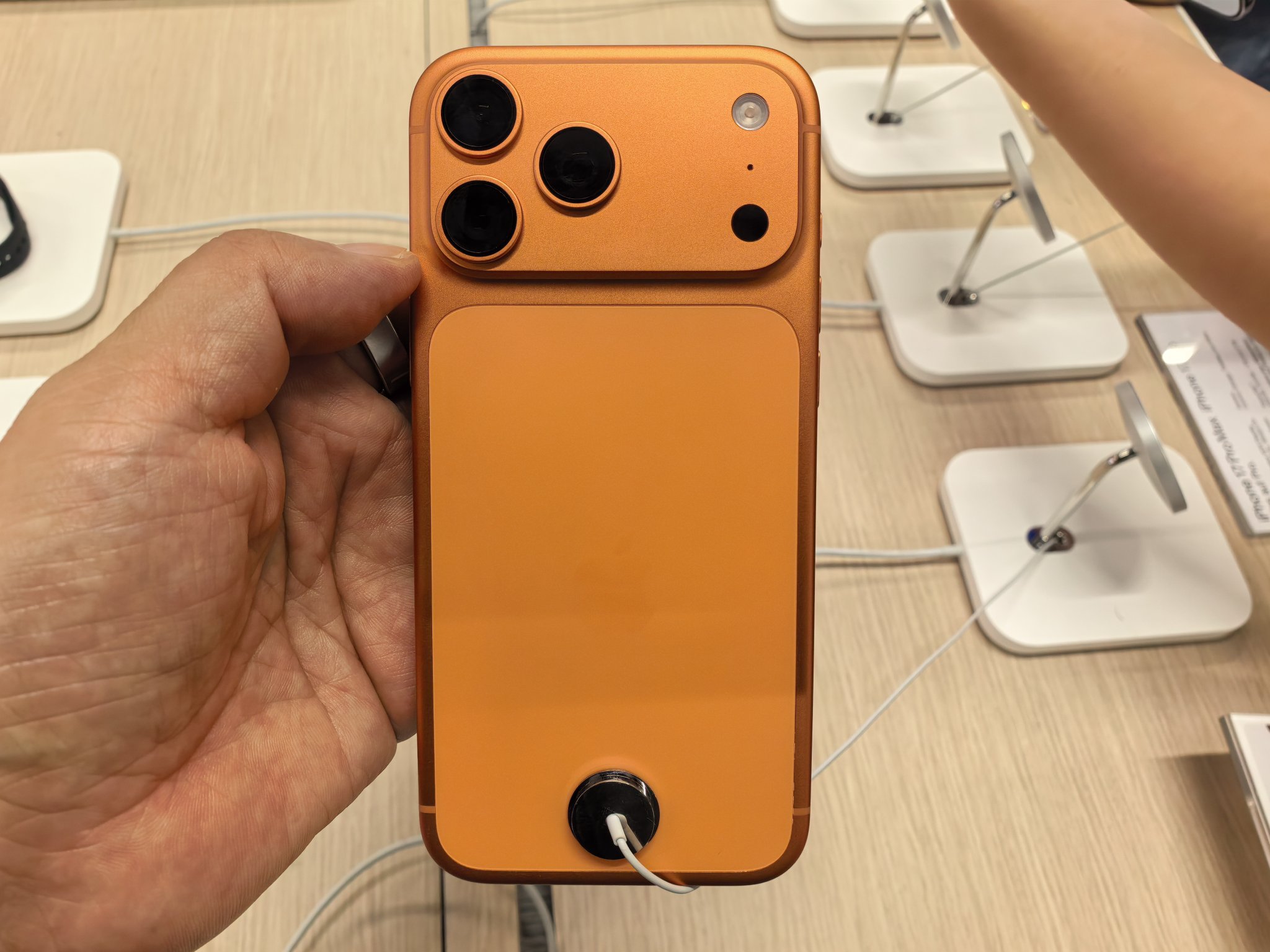 iPhone - るう c.u.l スマホケース 波模様 シルバー iPhoneカバー アイフォン