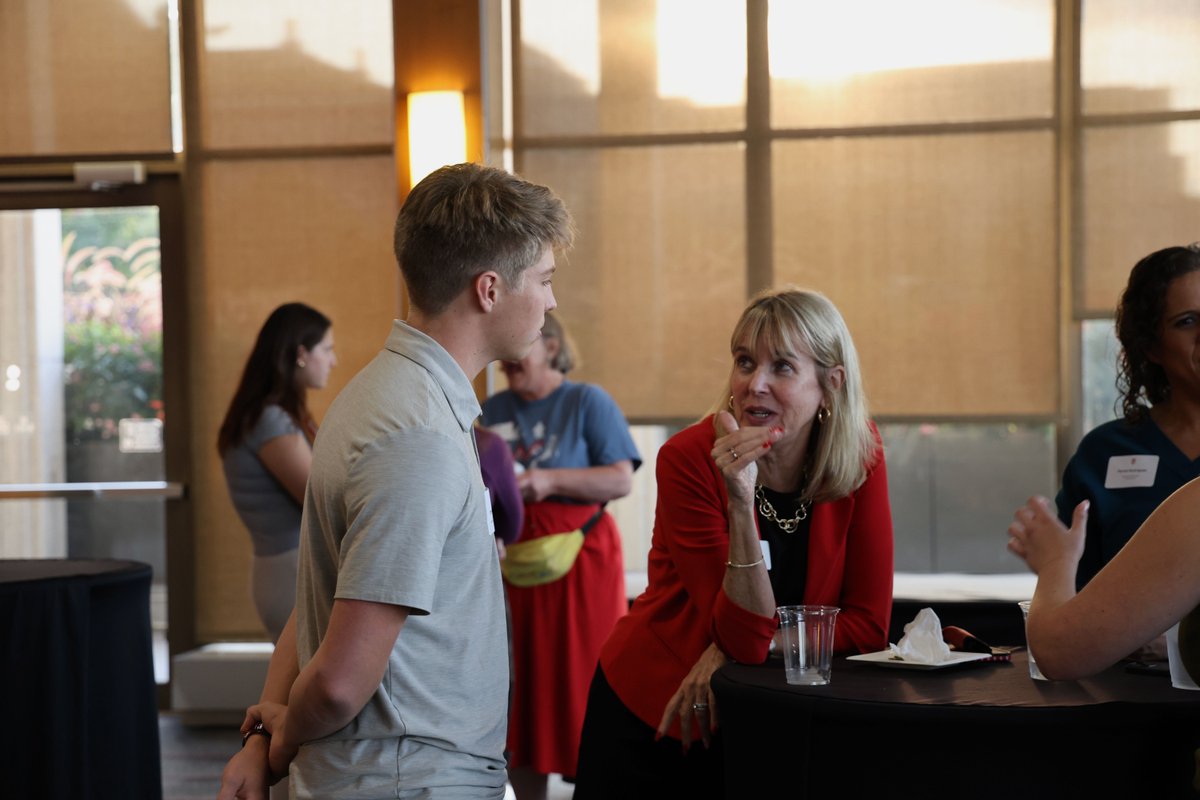 asmstudentgovt's tweet image. Prior to the start of the semester and into the school year, ASM has been meeting with a variety of leaders from @UWMadison including Chancellor Mnookin, the Chancellor's executive team and a variety of staff from University Health Services, Strategic Communications, (1/2)