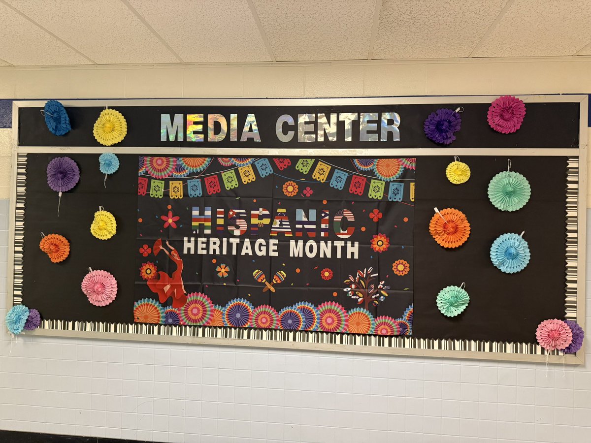 GMSVikings's tweet image. Latine Heritage Month is shining bright at GMS! 🌎💛💙 Look at all these beautiful bulletin boards created to celebrate our culture, history, and pride. #VikingPride #GlobalMindsSucceedTogether #LatineHeritageMonth #MCPSFutureReady @MCPS