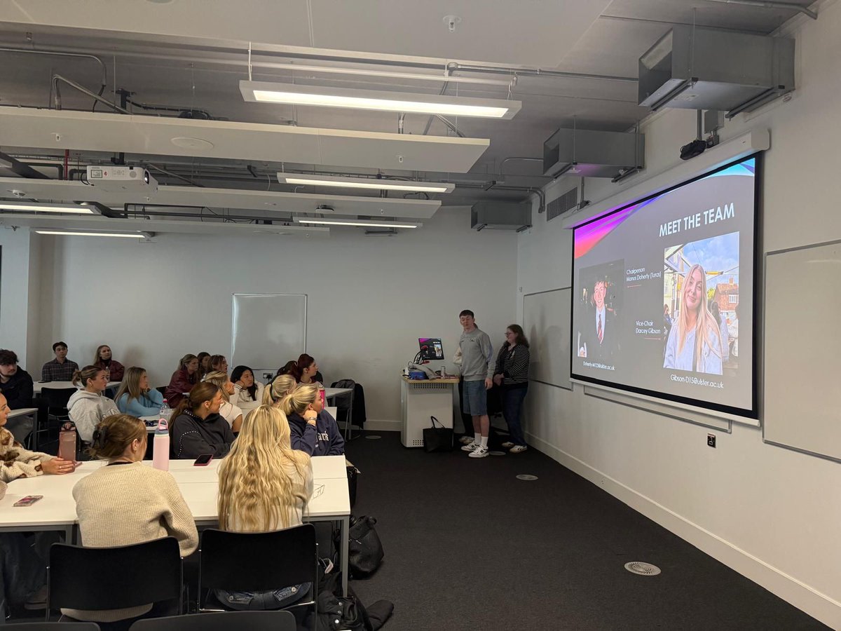 A busy week for Real Estate new starts, with a mix of course info, professional insights and fun (bingo, quizzes, pizza lunches).  Thanks to  by Lisa O'Connor RICS in NI &amp;Phil McClay, who shared valuable professional body and industry perspectives.  #RealEstate #ULSTER_BSABE