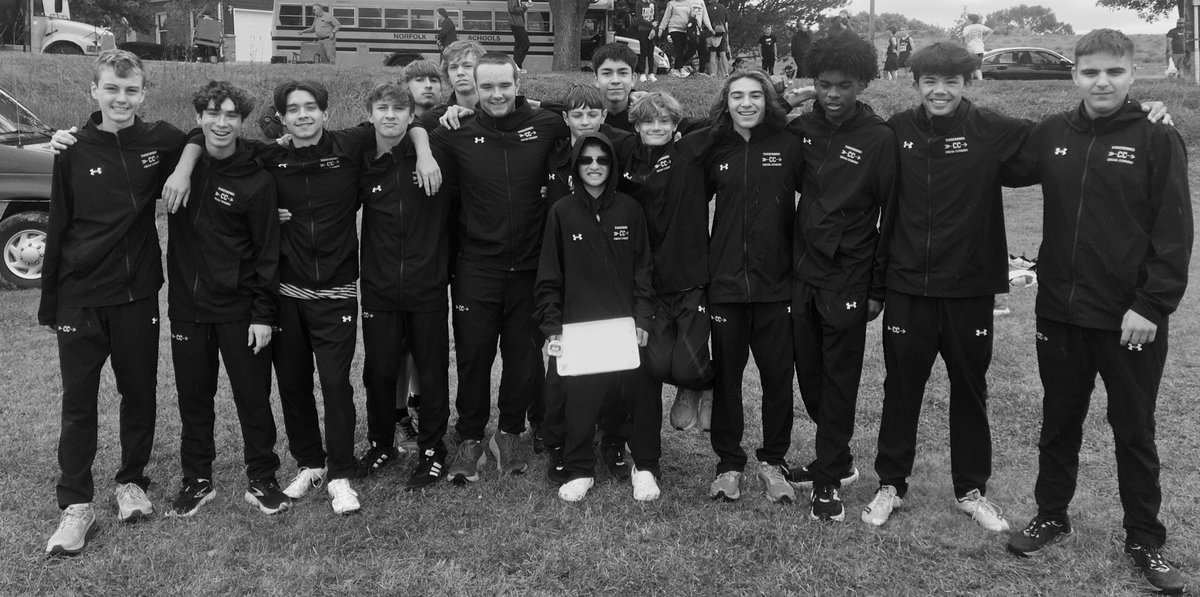 BWest_XC's tweet photo. The jv boys have all the luck 🍀—rain run mode enabled https://t.co/Xz6T1cpCNr