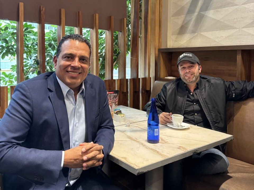 Está confirmado el apoyo del exdiputado Emerson Meneses a la campaña a la <a href="/CamaraColombia/">Cámara de Representantes de Colombia</a> del dirigente José Luis Duarte (Jr). La alianza se protocolizó recientemente en Bogotá y el grupo de trabajo de EM impulsará esta candidatura que estará avalada por el <a href="/soyconservador/">Partido Conservador</a> . En