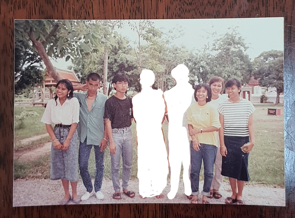 ระหว่างทาง...เรามักจะทำบางอย่างสูญหายไปเสมอ...
แล้วในที่สุด ถึงที่หมายสุดท้ายอาจจะเป็นตัวเราก็ได้ ที่ต้องสูญหายไป เมื่อถึงเวลา...
#คิดถึงเพื่อน
#จากเป็น
#จากตาย
#เพื่อนยุค90
😌✌️👍💕