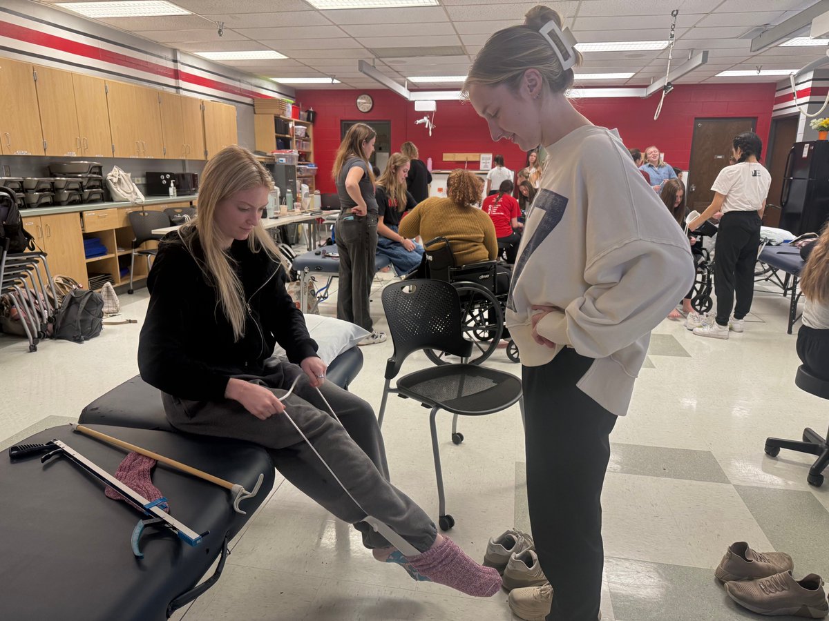 OTD Second Year Students in the OPEC Lab with Dr. Snyder practicing Adaptive Equipment for Casting.