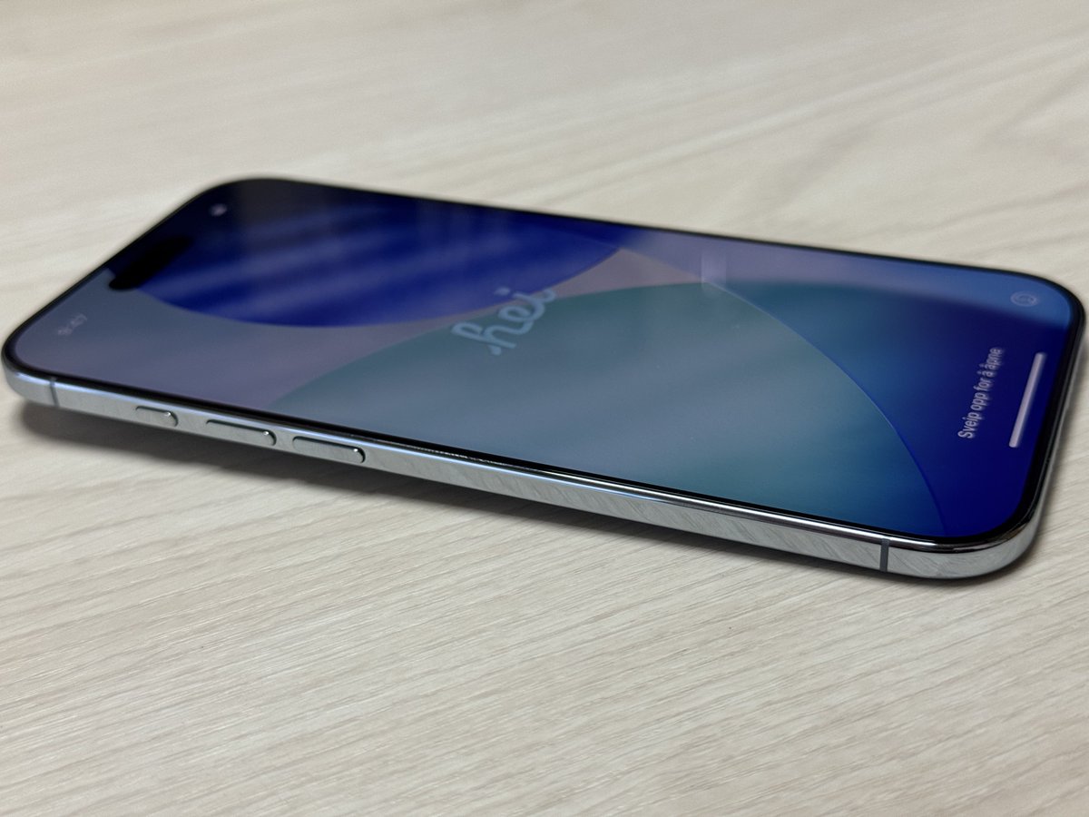 iPhone Air』 (Sky Blue, 512GB) 歴代最薄なスマートフォルムと