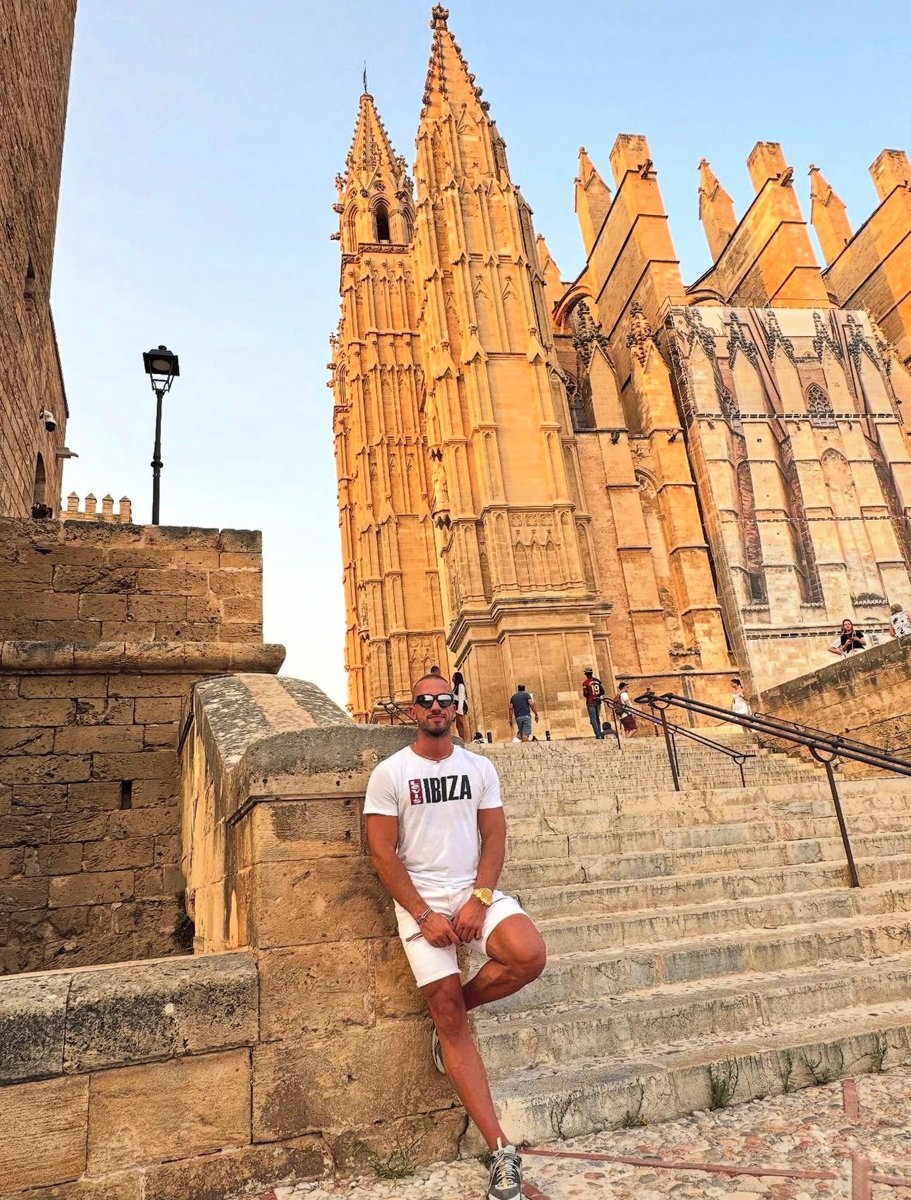 vault412360's tweet image. Some chase blessings.
Others walk like they already carry them.

#TravelWithPurpose #Web3Explorer