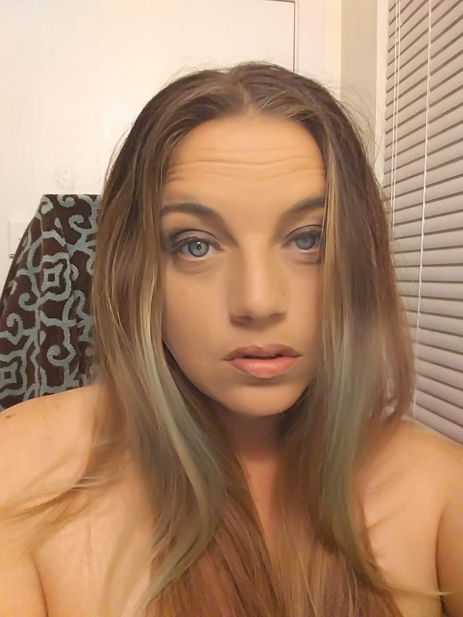 Almost forgot who the fuck I was 
Queens don’t compete