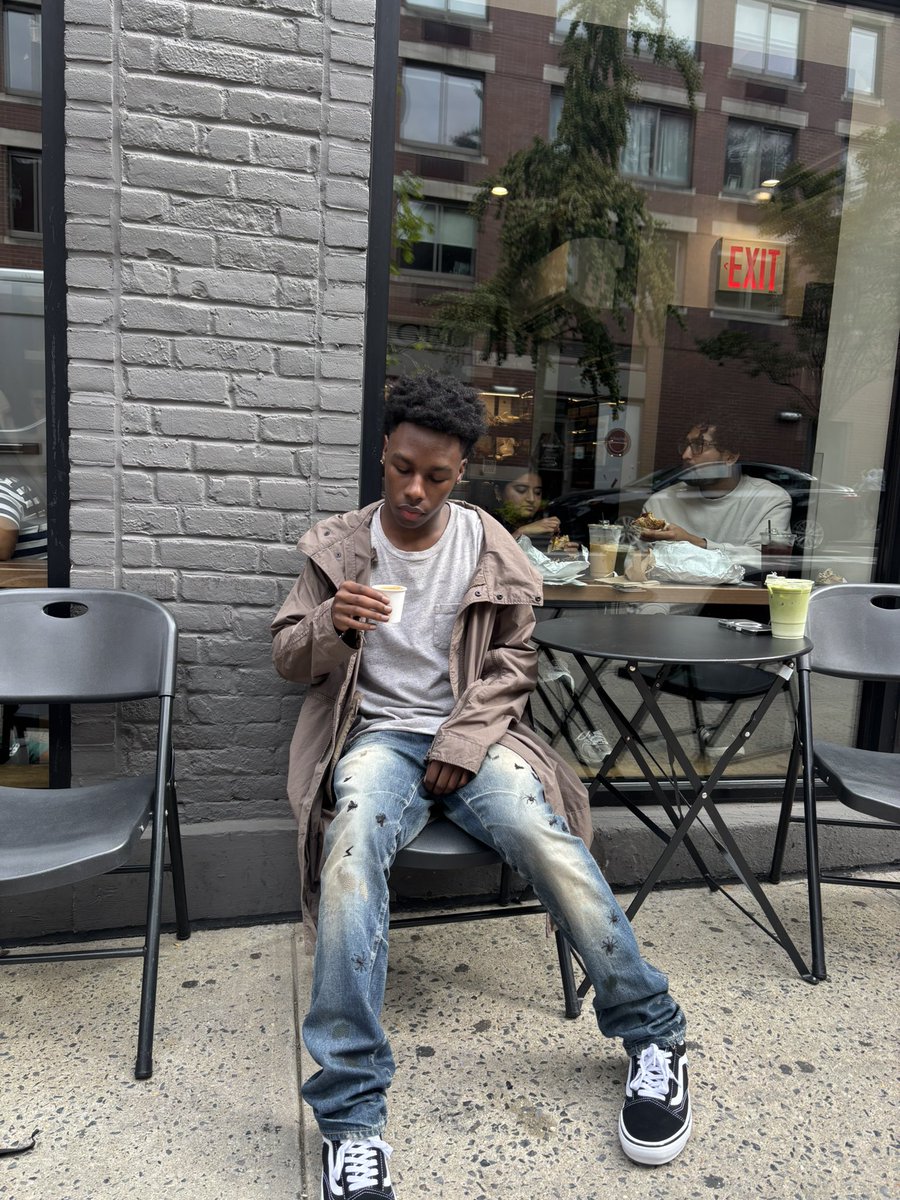 zay tweet media