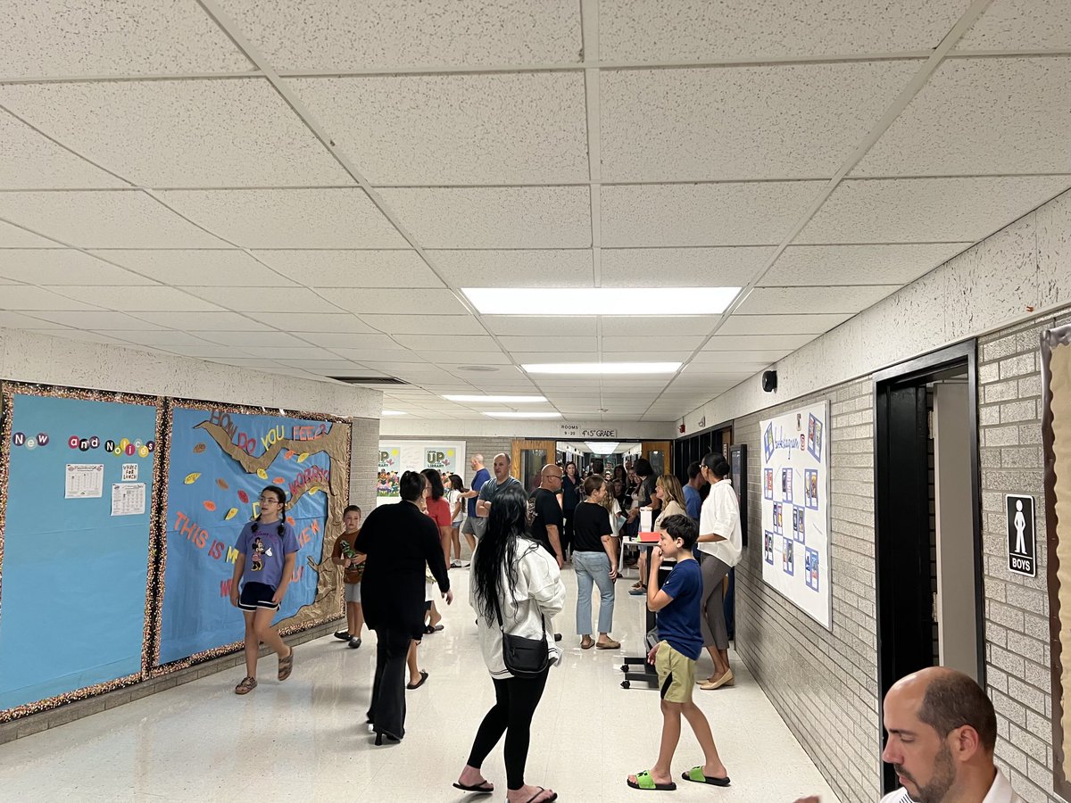 ELPS has held three successful Open House evenings so far at Meadow Brook, Mapleshade, and Mountain View.  We always enjoy sharing the exciting things going on in our schools.  ELHS and BPMS Open House evenings are next up.