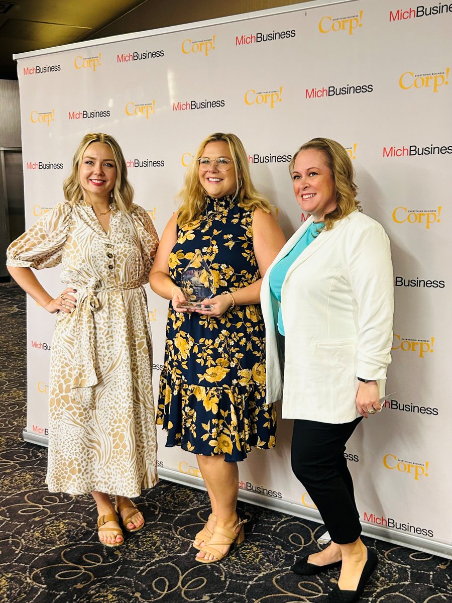 🎉 Yesterday, HRPro had the honor of celebrating Carolyn Elliott, Director of HR Advisory Solutions, as she was named one of Michigan’s Most Valuable Young Professionals at the 2025 MVP Awards.