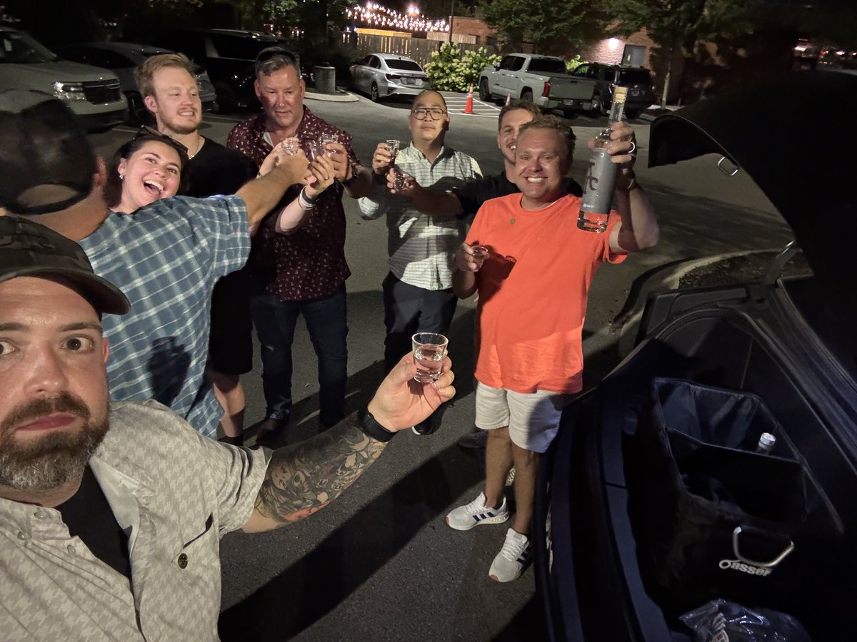 grimnut's tweet image. You ever drink tequila out of ⁦@cybertruck⁩ frunk? ⁦@DollarShaveClub⁩ ⁦@dannyworsnop⁩ ⁦@drinkasesinato⁩ ⁦@elonmusk⁩