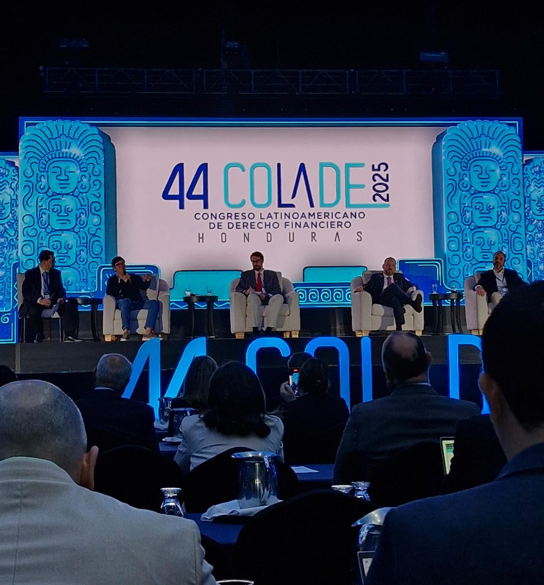 "Si entendemos a los abogados como arquitectos de la sociedad, la tokenización de activos realmente nos permite ser artistas." Reflexiones de Dionisio Machuca de Banco Agrícola de ES, durante #COLADE. 

Así se siente con contratos inteligentes en general, con blockchain.