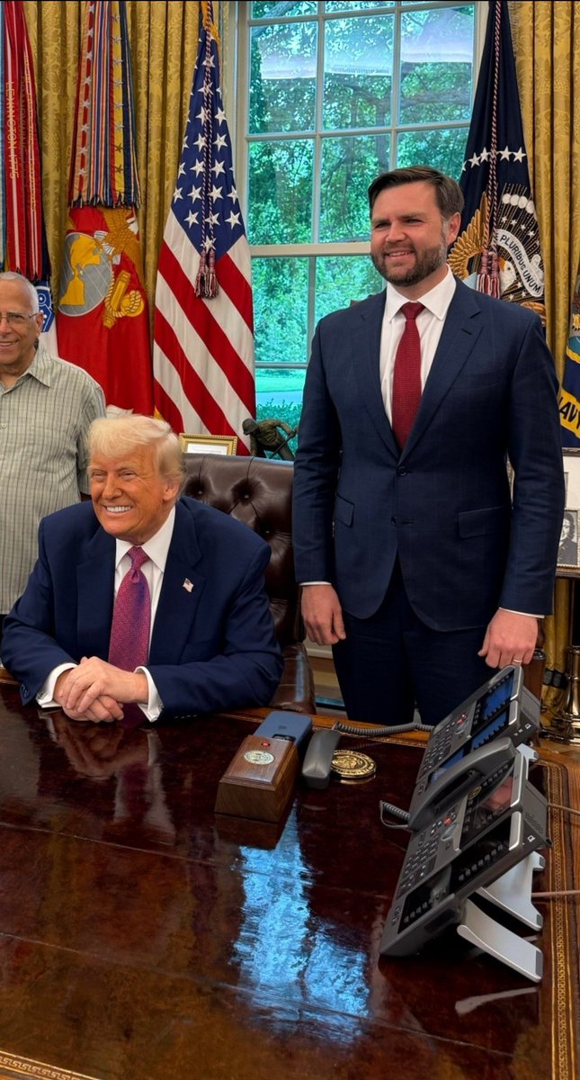 Drop a ❤️, if you Trust these two gentlemen!!