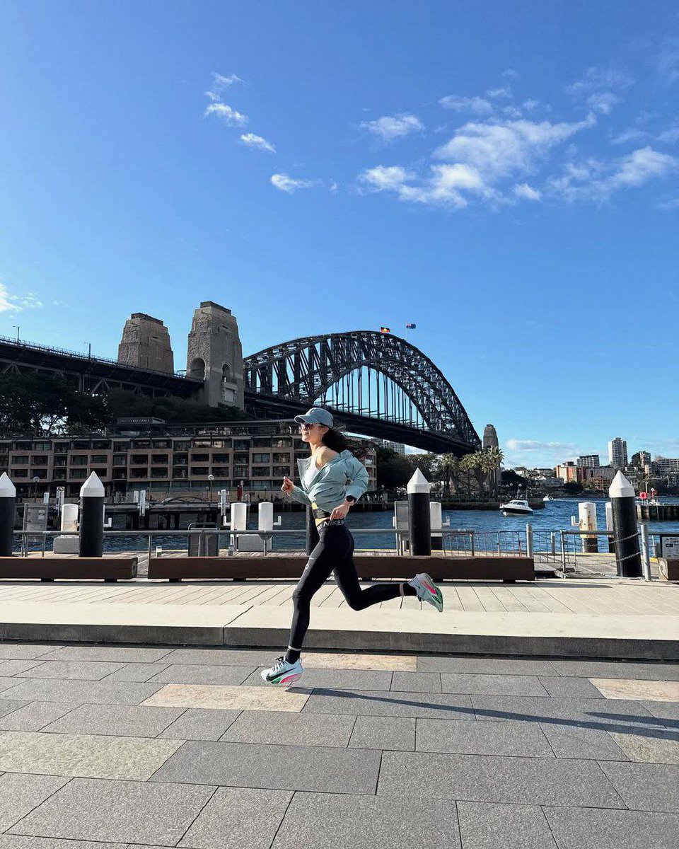 NJZ_Colombia's tweet photo. ₍ᐢ..ᐢ₎  ▪︎{ACTUALIZACIÓN}▪︎ {💌}▪︎ ˖♡₍ᐢ..ᐢ₎  
♡ #Danielle💛 

Fotos de Dani después del maratón de Sydney con el finalista del mismo maratón @/jinusean3000 (IG) 🩵

#MHDHH #JeanZ #Minji #민지 #Hanni #하니 #Danielle #다니엘 #Haerin #해린 #Hyein #혜인

(1/2) https://t.co/OwxAQRKgSf