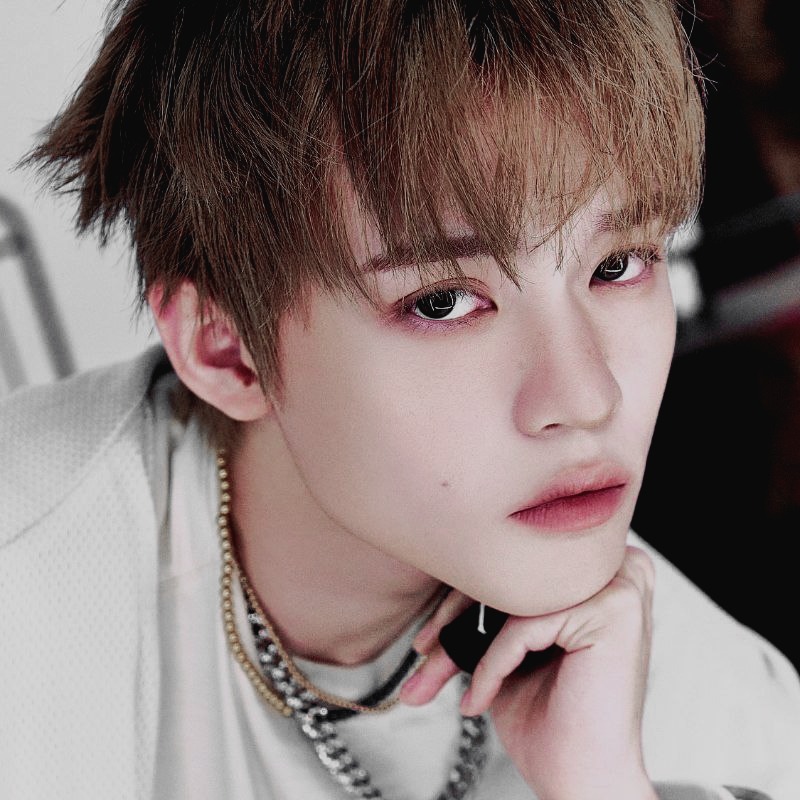 CHIL7DREAMS's tweet photo. ᅠᅠ
where  great  young  minds  rally,  they  turn 
silence on  its head, crowning  the  moment 
with  seven  hues  as  radiant  as  a  rainbow
ᅠᅠ