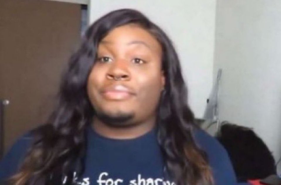 L ⸆⸉ tweet media