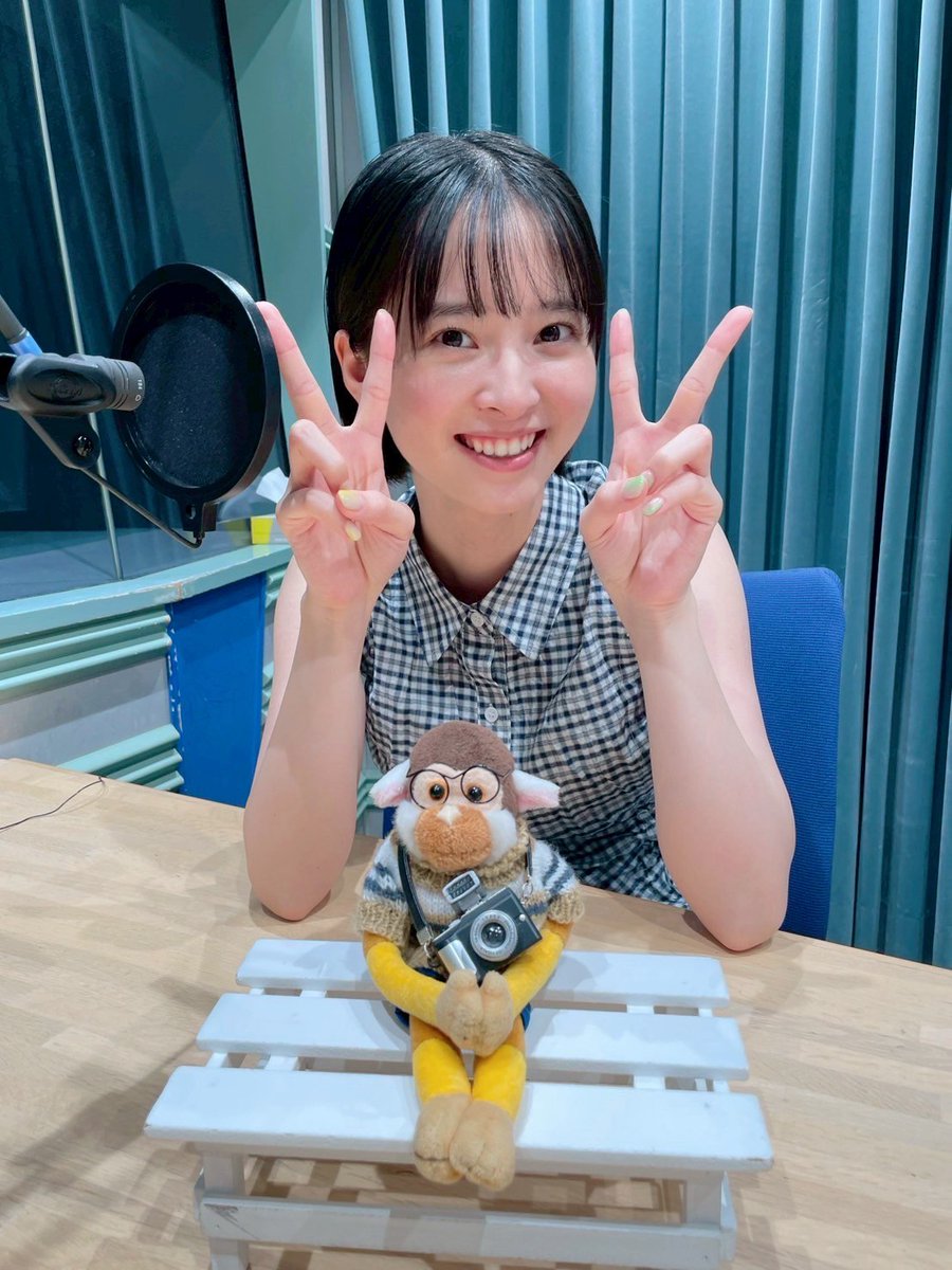 今日のよしお日記✏️
⁡
今回の差し入れはマスカット🍇
すぐ食べられるように
椅子に半分だけ腰掛けて
手を伸ばしていた沼ちゃんでした！
⁡
NEXTヒント🙊
⁡
🍌本物✨️
🍌くしゃみ🤧
⁡
#asukoi #飯沼愛