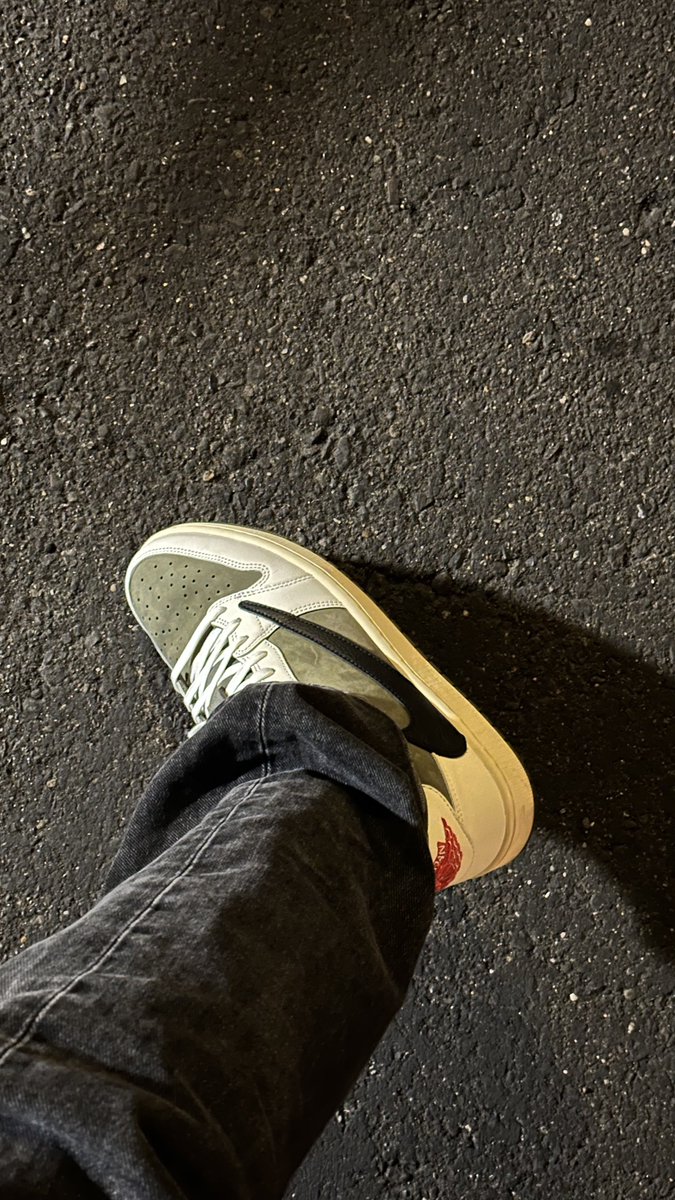 ChefDoomy's tweet image. Failed my NB ABZORB 2000 for the week rotation because I am a bit superstitious and want these Travis frags.