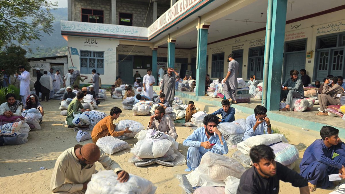 COREresponse's tweet image. Following a devastating cloudburst incident in Buner District, Pakistan, that caused deadly flooding, CORE’s local partner, Riverside Development Organization (RDO), has completed the distribution of winter kits to flood-affected communities in the area.

#cloudburst #pakistan