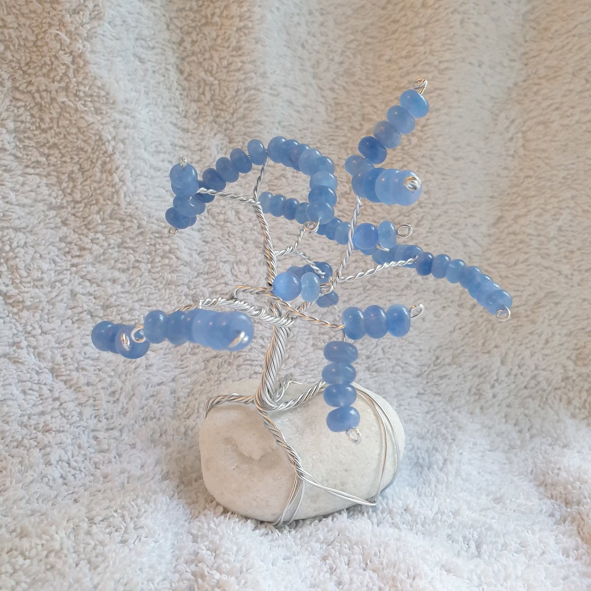 A few of the beaded trees i made this week.
.<a href="/MerylinmoonUK/">MerylinmoonUK</a> 
#art
#wireart #Handmade #trees