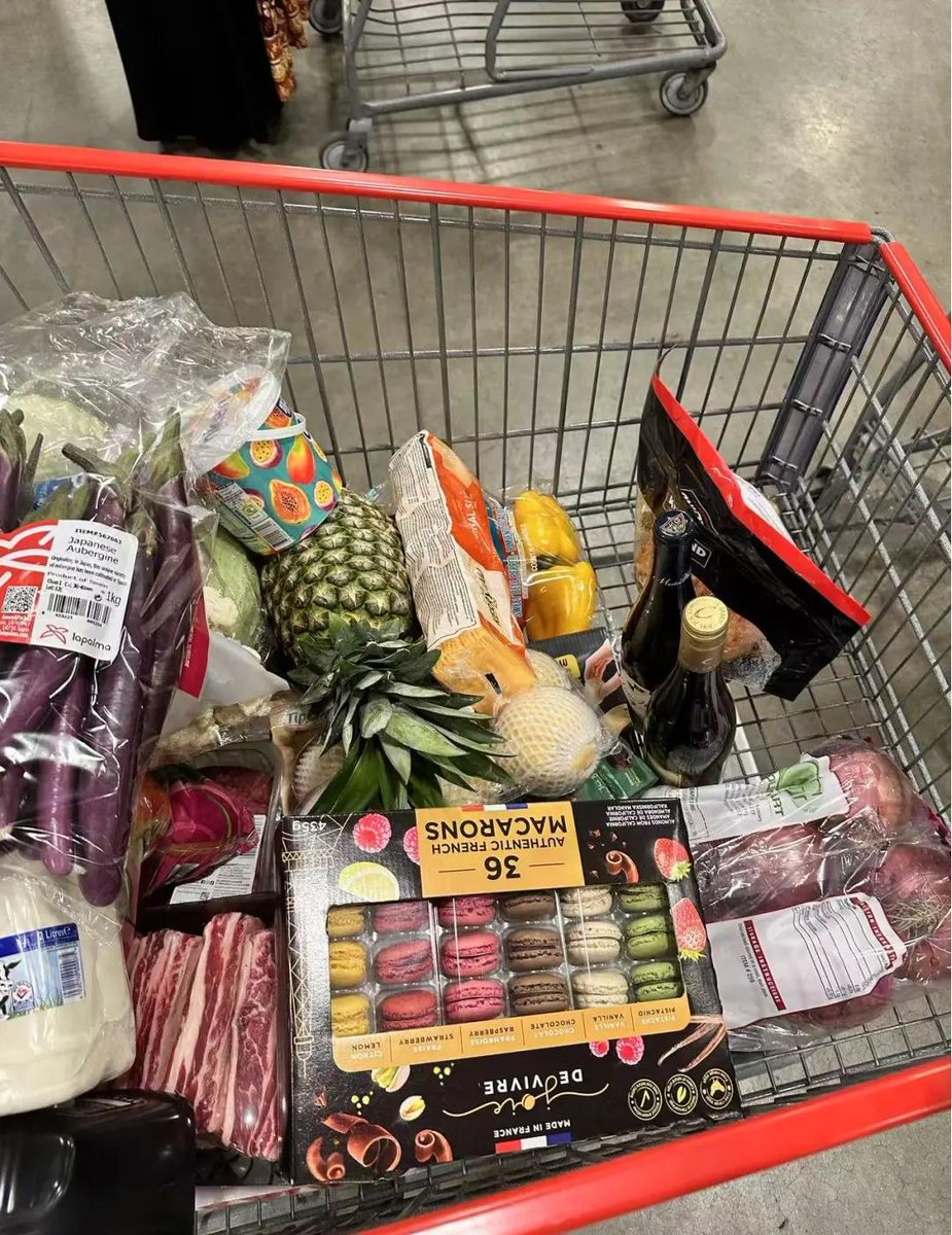 LadyOD799's tweet photo. Adulting level: making a real dinner 🍽️
Ingredients:
🥩 Something meaty
🥦 Something green
🍝 Something carb-y
🍷 Something to sip on
Bonus: dessert if you didn’t burn the kitchen 😅 https://t.co/3cOQ05yBMS