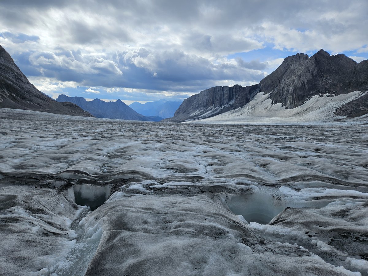 environmentca's tweet image. Meet our glaciologist, Shawn Marshall.
As a #glacier expert, he helps us better understand the effects of #ClimateChange on the availability of freshwater.
Learn more about his important work: ow.ly/8IbW50WZxtB
#CanSci
#Glaciers2025