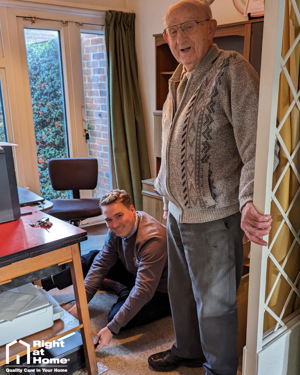 We love this #FlashbackFriday ! ✨
Our wonderful Colin is known for keeping the office laughing with his prints until one day, the printer gave up on him! We then surprised him with a brand-new printer and set it up for him. 🖨️💙

#RightatHome #IamRightatHome #MakingADifference