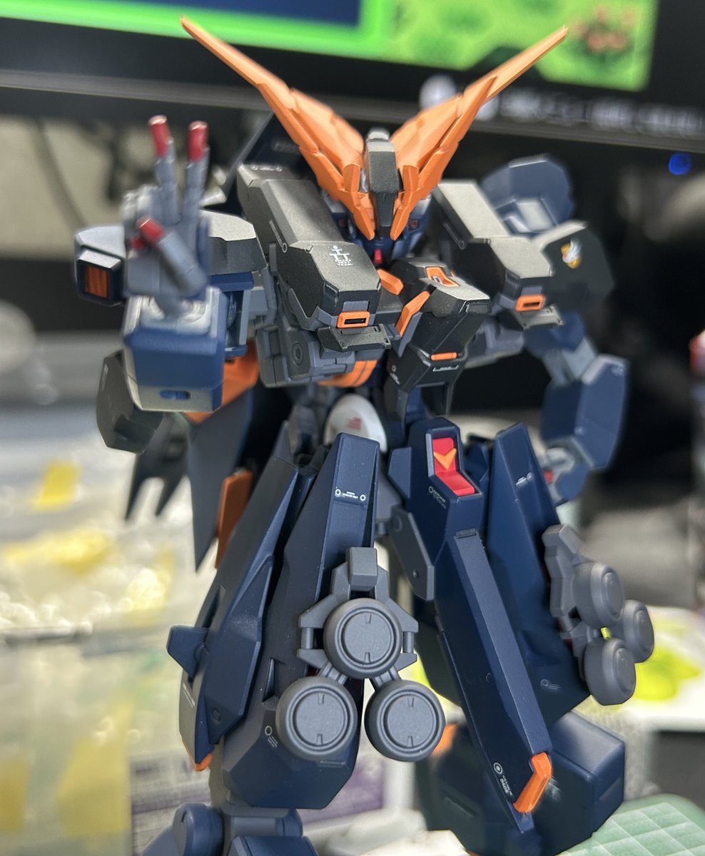 ポリガン（<a href="/TAGANEga_ORETA/">ポリガン</a> ）さんの✌️ハンド塗装した！
断層痕もなく表面処理が楽ぅ〜〜
他にもハンドパーツ貰ったからヘイズル作る時に使わせてもらいます‼️