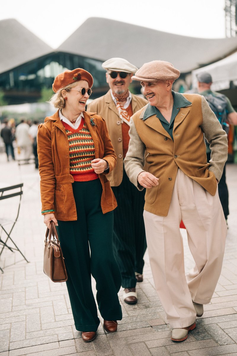 The Classic Car Boot tweet media