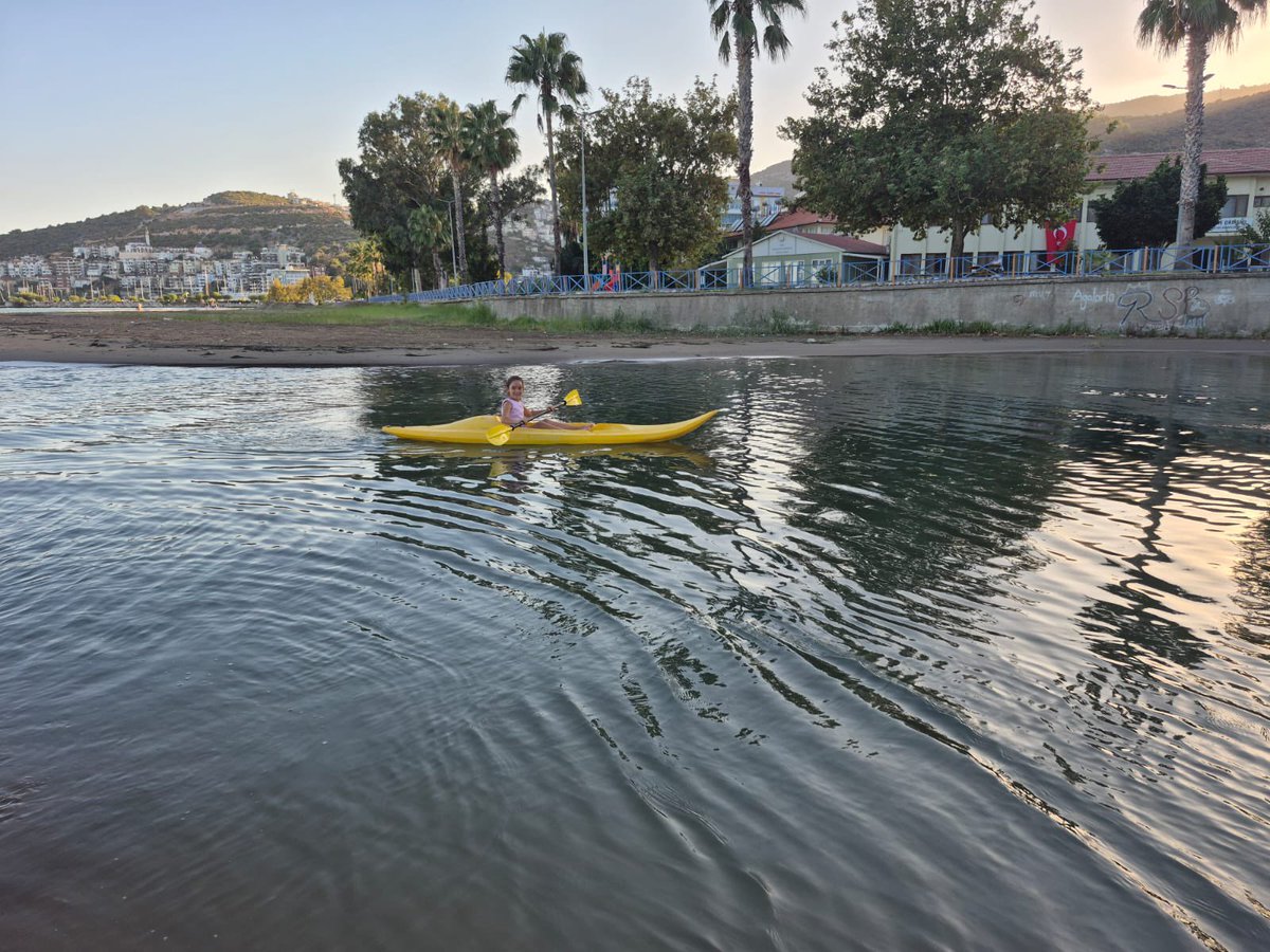 Finike Su Sporları Merkezimizde, uzman antrenörlerimiz eşliğinde çocuklarımıza yönelik kano eğitimlerimiz tüm hızıyla devam ediyor. 

Sporla büyüyen nesiller yetiştiriyoruz.
