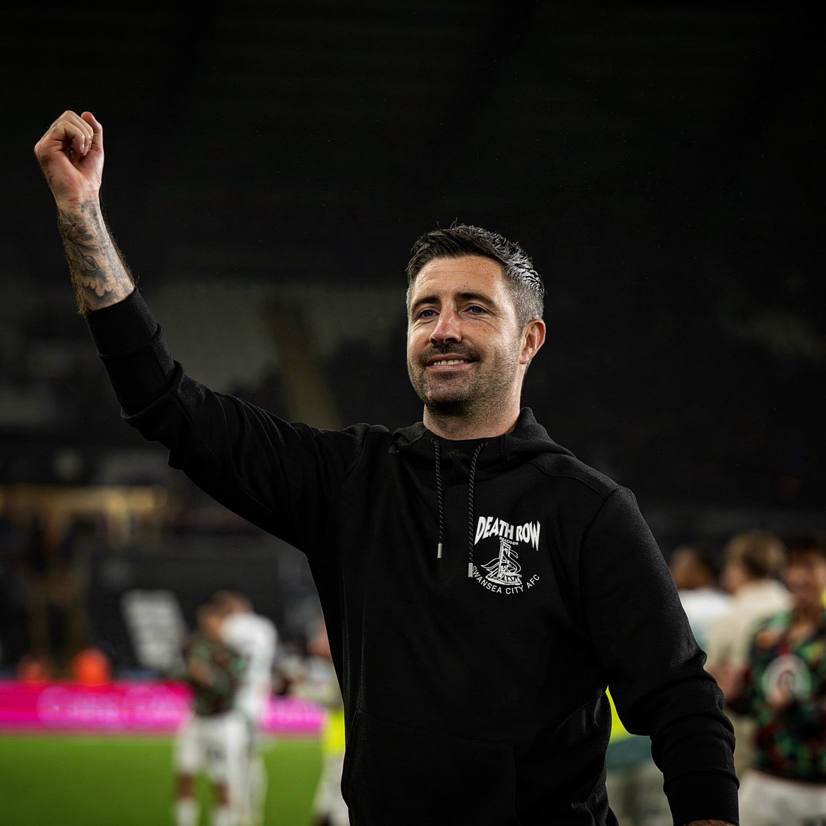 onlyswanss's tweet photo. 🛞| 𝗦𝗛𝗘𝗘𝗛𝗔𝗡’𝗦 𝗔𝗧 𝗧𝗛𝗘 𝗪𝗛𝗘𝗘𝗟

• Since Alan Sheehan’s first game in charge of Swansea City on the 22nd of February, only Middlesbrough (33) have won more Championship points than the Swans (32).

• The Swans have currently gone 7 games unbeaten. We have now gone 10 games unbeaten at home, and averaged more than 2 goals a game during that time. We are also unbeaten in 14 of our last 16 games in all competitions.

• During his interim spell last season, we achieved 5 consecutive league wins for the first time since 2007. Only losing 3 times in 13 games during this spell too. Arguably saving us from relegation to League One.

• Sheehan’s system has got the best out of some players who looked like lost causes under previous management. Josh Tymon, Zan Vipotnik, Ronald and Eom Ji-Sung being some examples of outstanding performers under Sheehan this season.

• The Swans also have the most shots, most passes and most goals in this seasons Carabao Cup campaign so far where we have reached the fourth round beating Premier League opposition on the way.

• We sit one place outside the play-offs after our first 5 games with Zan Vipotnik having the best minutes-to-goal ratio in the league.

• For those who don’t believe the Swansea Way is being implemented, we have averaged 57% possession in league games so far. Also averaging 386 accurate passes per game which is the 2nd highest in the league. It’s not all about the passing, but some have been saying we’re just hoofing it long.

Not bad for his first job as a manager. 👏