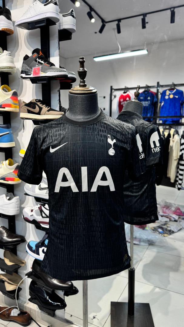 Readily available Jerseys in Limbe. Blantyre people, your go to Spot for nice kits. 🔥👏🏾

Prices from today until 25th. 

Player version:
Uncustomized: K58 000
Customized: K64 000

LIMBE KAPENGA STAGE ASN PLAZA SHOP 5
Contact: 0993892661