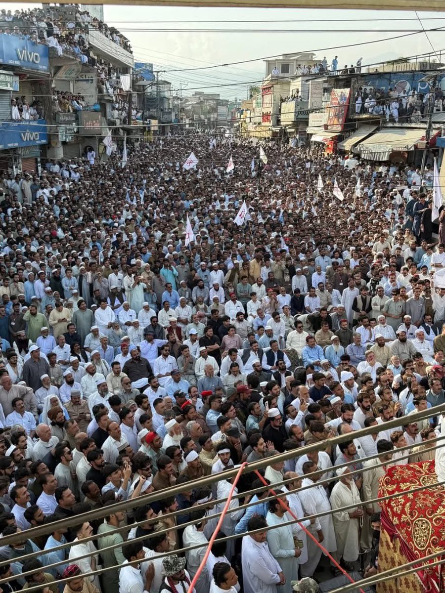 mjdawar's tweet photo. Today the Pashtuns of Matta, Swat came out in the thousands to protest against militarisation and terrorism. They came out to demand peace. Pashtuns refuse to be exploited in proxy wars being imposed on our lands. We stand with the people of Swat. https://t.co/blazUSQgMu