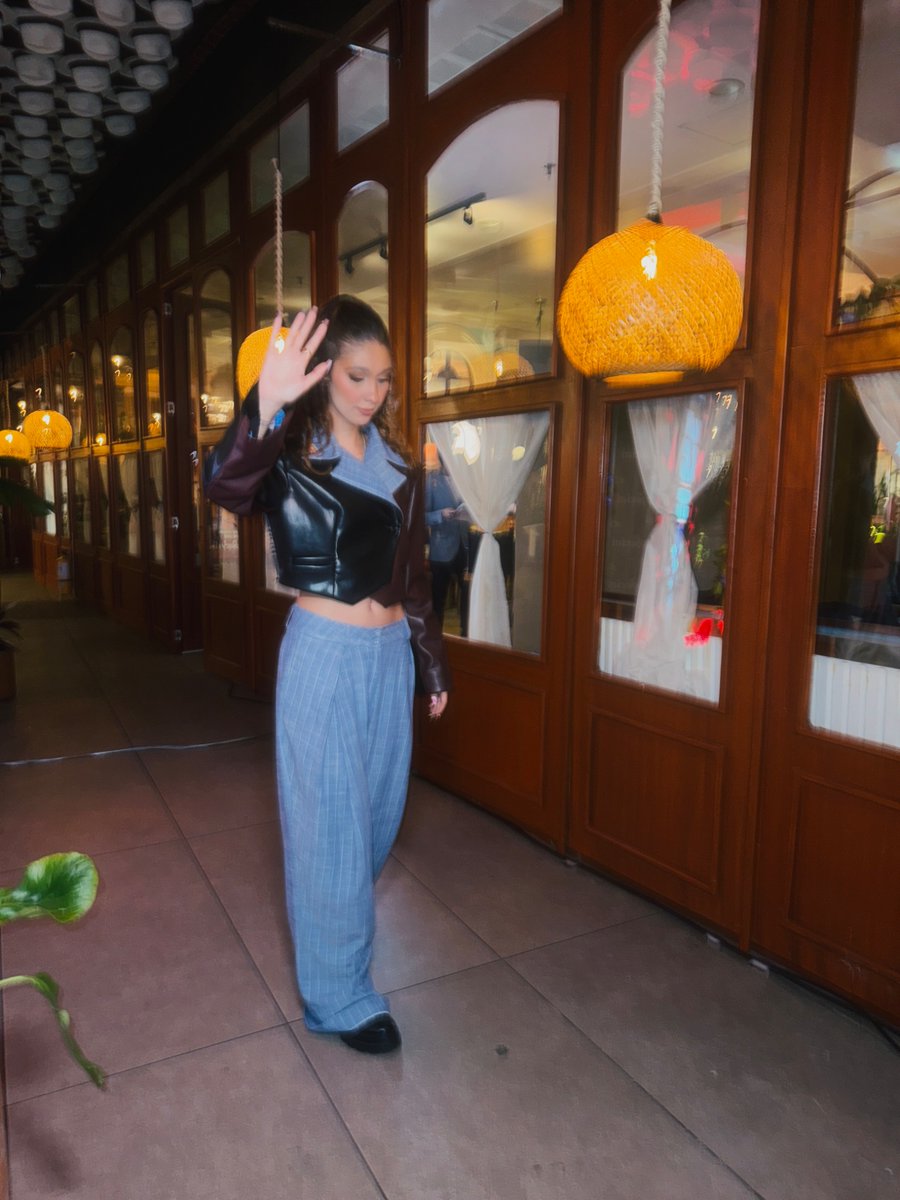 dijeron que yo no brillaría, y ahora no me apagan ni de noche ni de día *ੈ✩‧₊˚༺☆༻*ੈ✩‧₊˚